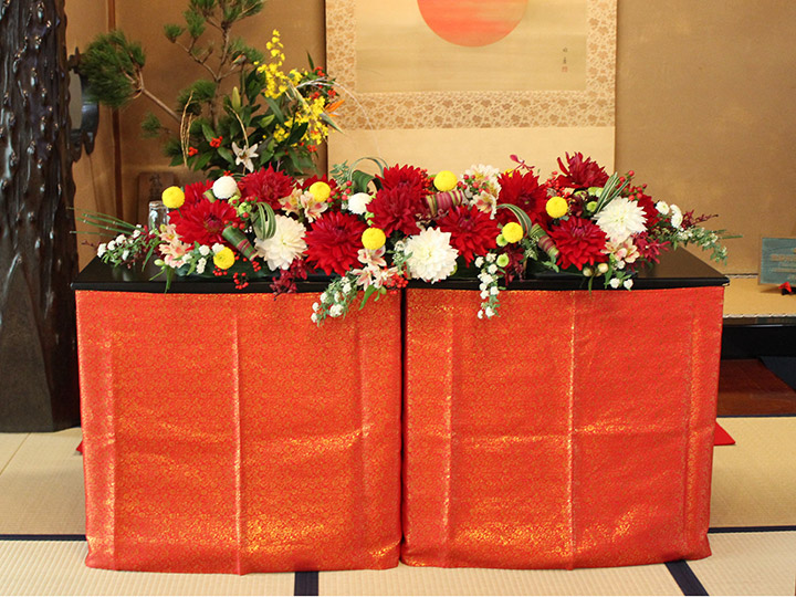 高砂,メインテーブル,アレンジ,装花,ダリア,ピンポンマム,和