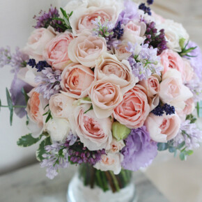 ピンクにパープルを加えて大人っぽさをプラスしたブーケ ブーケ,ピンク