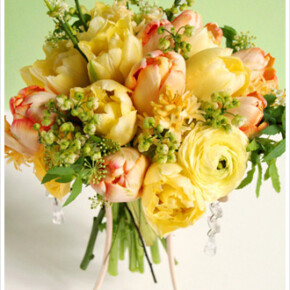 黄色×オレンジのチューリップ&ラナンキュラスを使た、気持ちがHAPPYになりそうな春色ブーケ。 ブーケ,イエロー,オレンジ